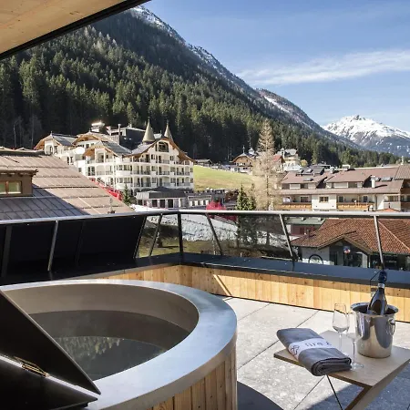 Apartment 'fire And Ice' In With Sauna